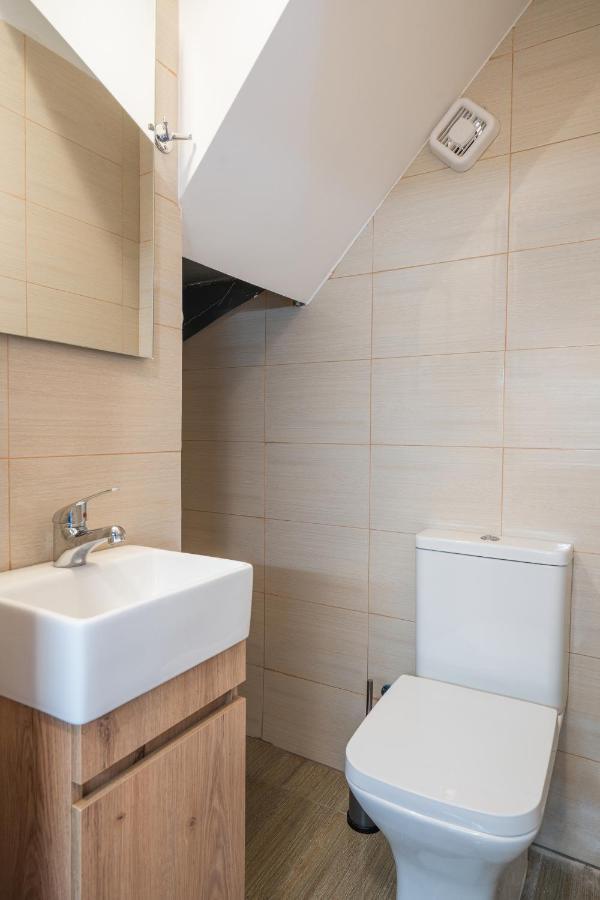 Sunny Penthouse W/ Acropolis View Next To Metro Atenas Exterior foto