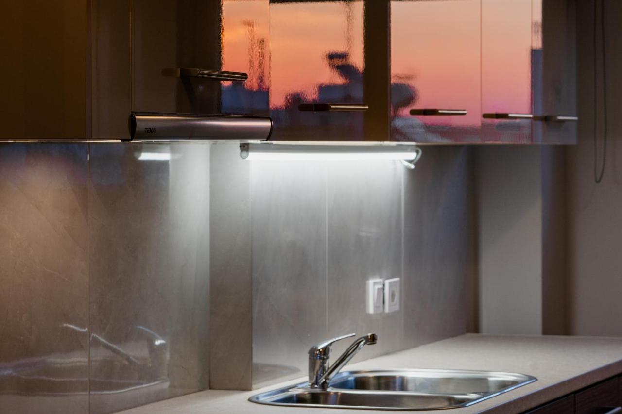 Sunny Penthouse W/ Acropolis View Next To Metro Atenas Exterior foto